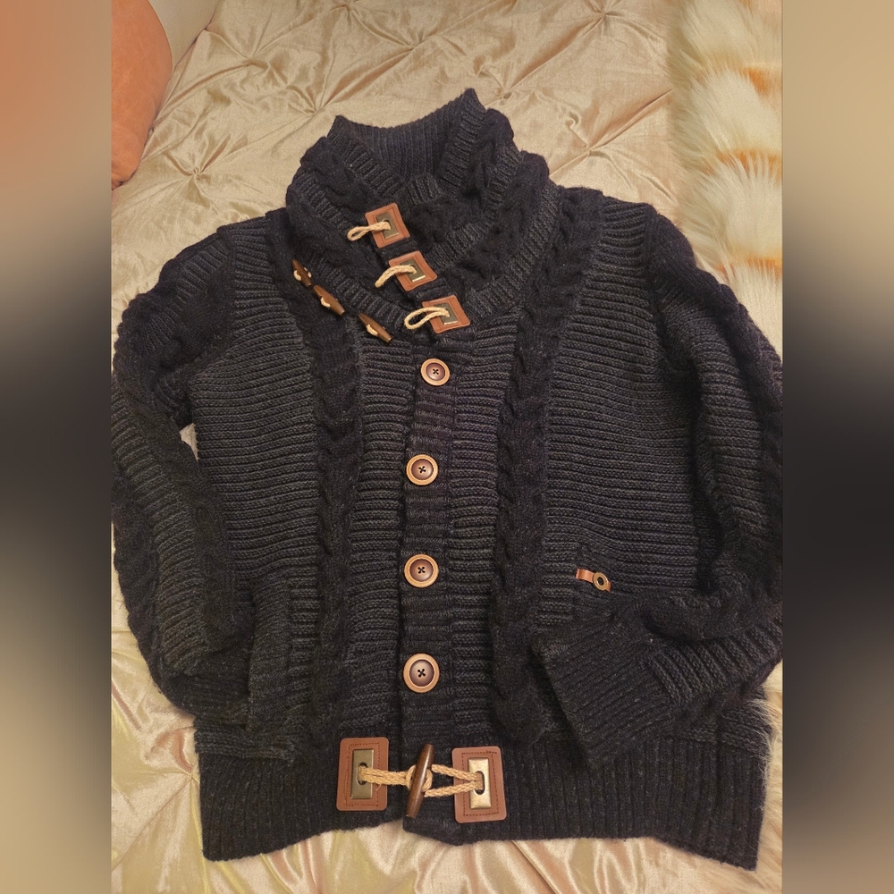 Chunky Knit Black Sweater with Wooden Accents